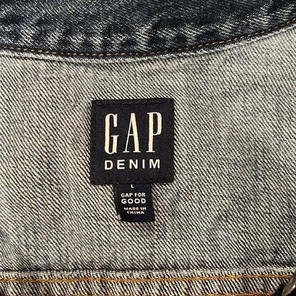 GAP Jean Jacket - Picture 2 of 5